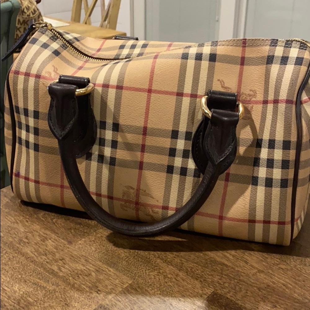 Burberry purse